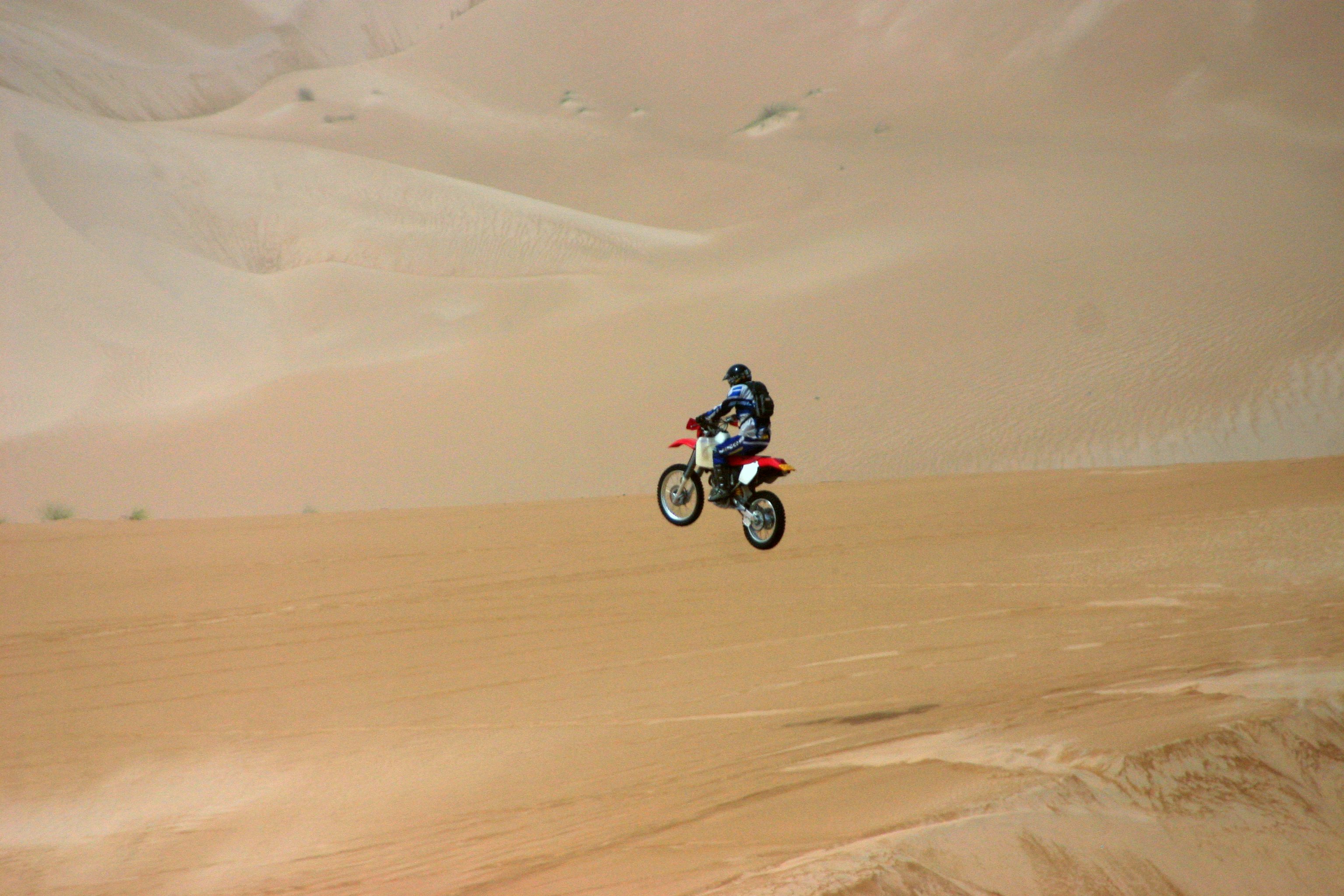 Wahiba Dune Jump 2004